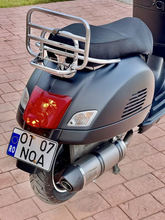 Vespa GTS 300 ie Super - Negru Mat / Lucios