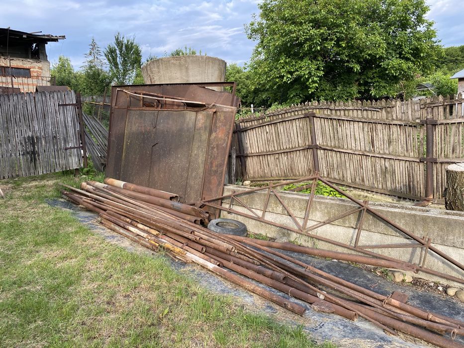 Construcție metalică, țeavă, fermă, hală sau stalpi de gard de vânzare