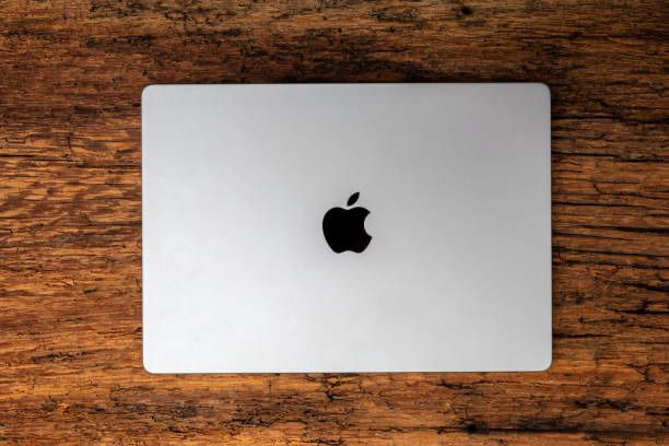 Macbook Air M2 15 duym