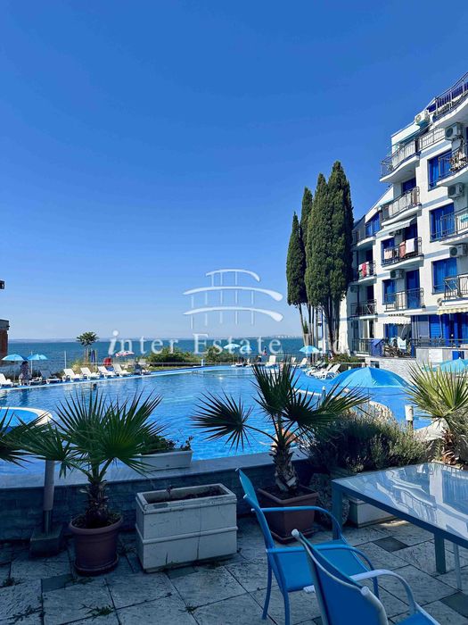 Продава се  двустаен апартамент в Ново Поморие