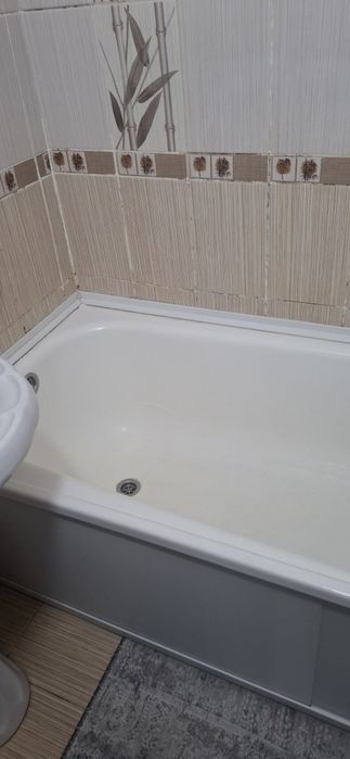 Продам акриловую ванну бу