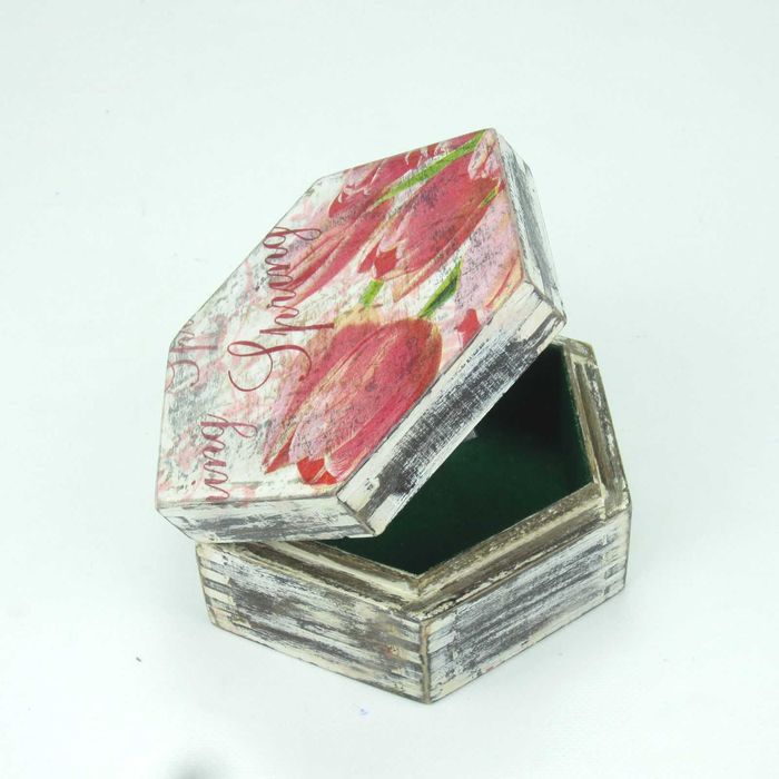 Кутия за бижута с лалета