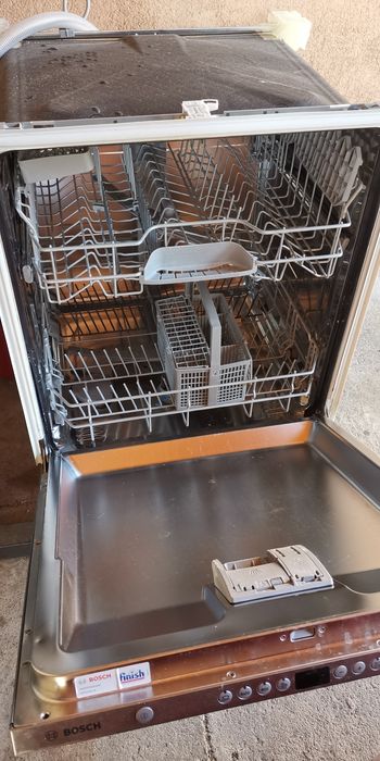 Продавам съдомиялна за 50 лв. Не работеща, с възможност да се поправи