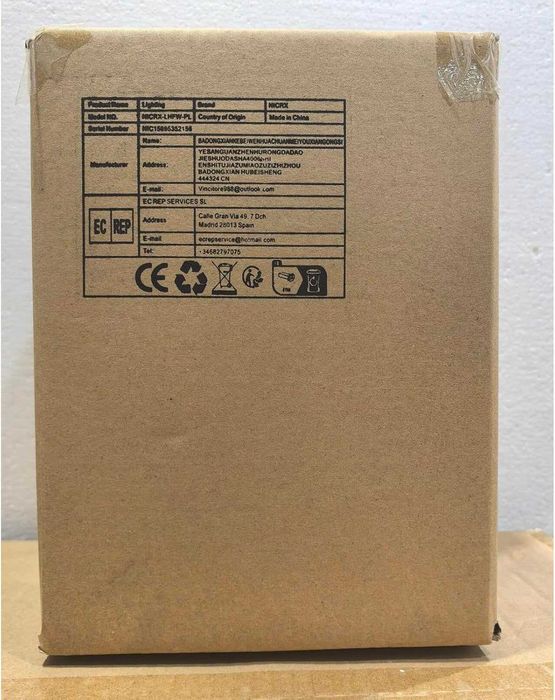 NICRX Аплик от бяла керамика за стена, с месингова златна основа