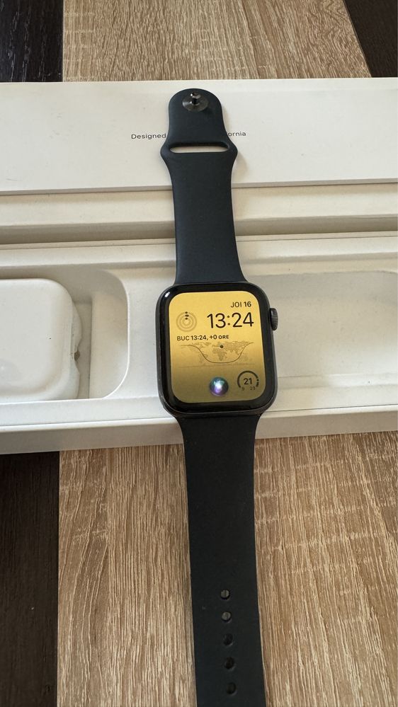 Apple Watch Seria 4, 44mm