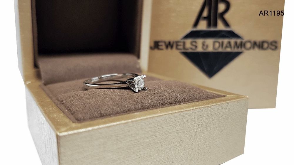 Inel Aur Alb cu Diamant central model deosebit ARJEWELS(AR1195)