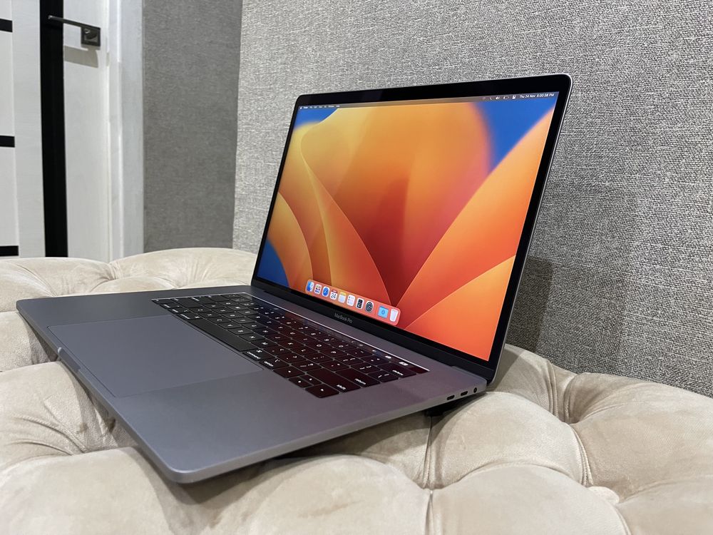 * Apple MacBook PRO 15 A1990 Late 2018 Core i7 Touch Bar из США