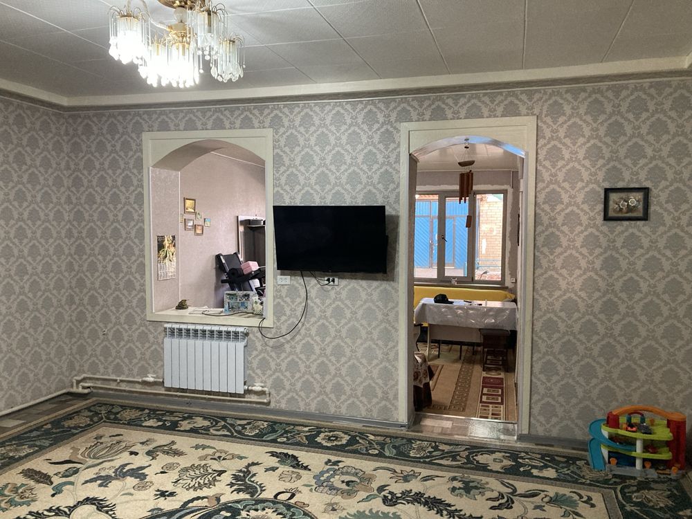 Продаётся уютный дом в тихом районе! Город Навои, военный городок.