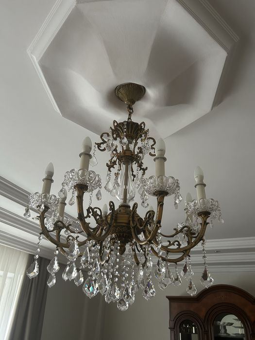 Продам люстру в гостинную