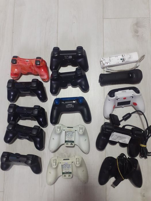 Vând joc Ps3 manete