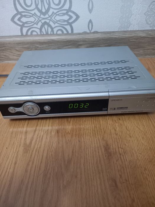 Тюнер для спутниковой антены