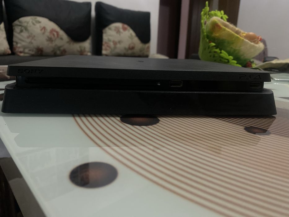 Playstation 4 varianta de 1TB