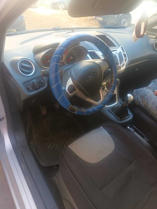 Ford fiesta 1.4 benzina plus GPL