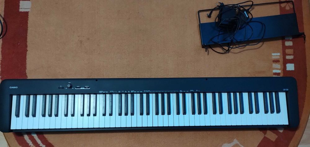 Pian digital Casio CDP S100BK cu stand folosit foarte putin