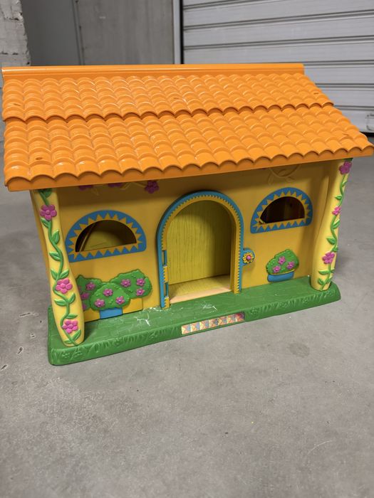 Детска къща /Къщата на Дора