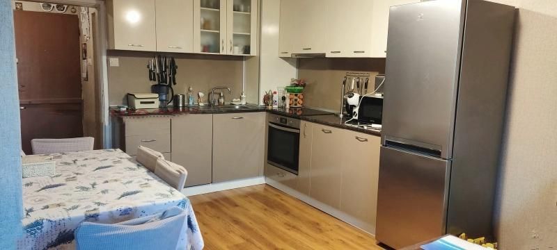Двустаен апартамент в ж.к. Младост 4.
