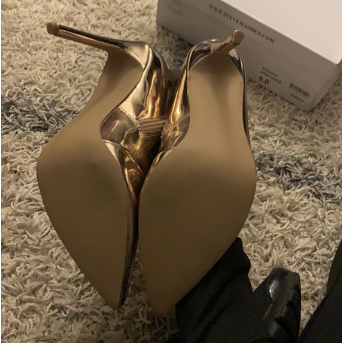 Нови Steve Madden gold Wagner