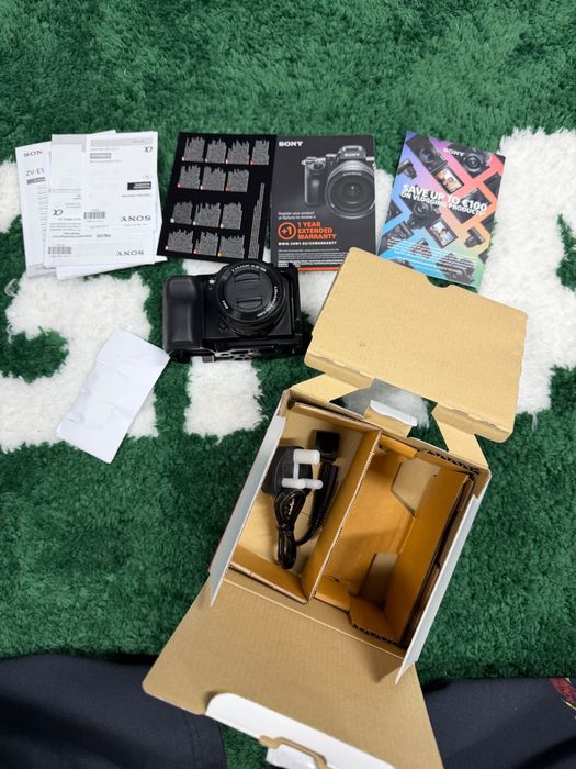 Pachet Sony ZV-E10 kit