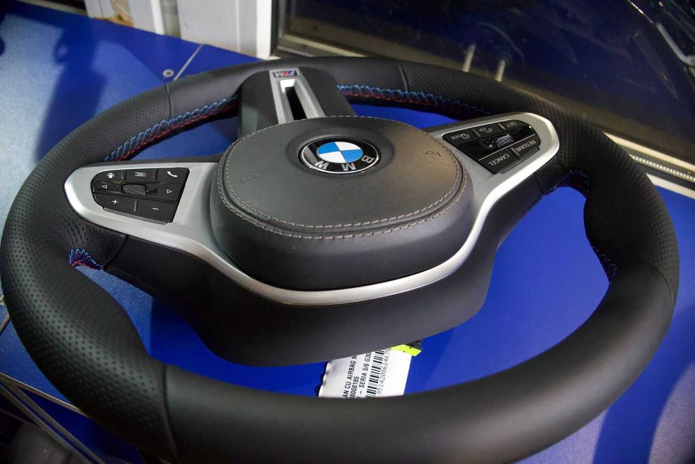 Volan Seria 5 G30 M Sport, piele perforata, cusături M Performance