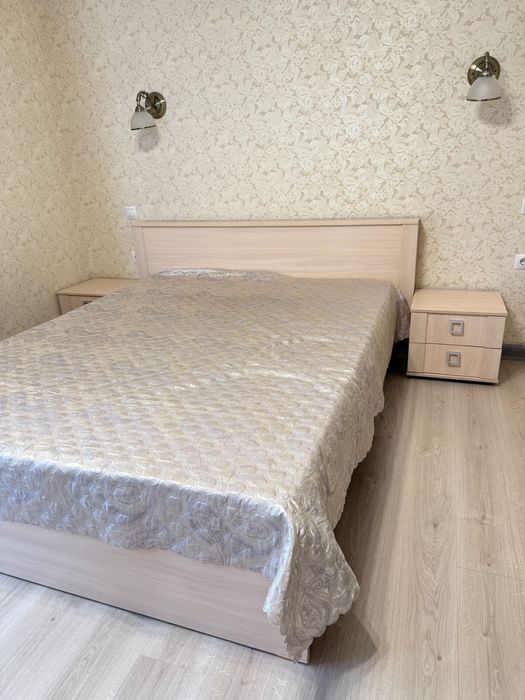 Спальный гарнитур (кровать, шкаф, тумбы)