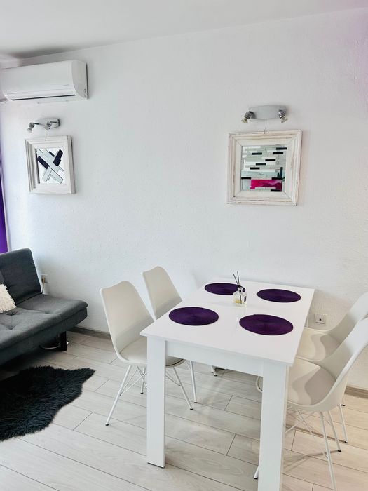 Дава се под наем Тристаен апартамент в Варна, Център - 98 кв.м за 586.5 € - Снимка #1