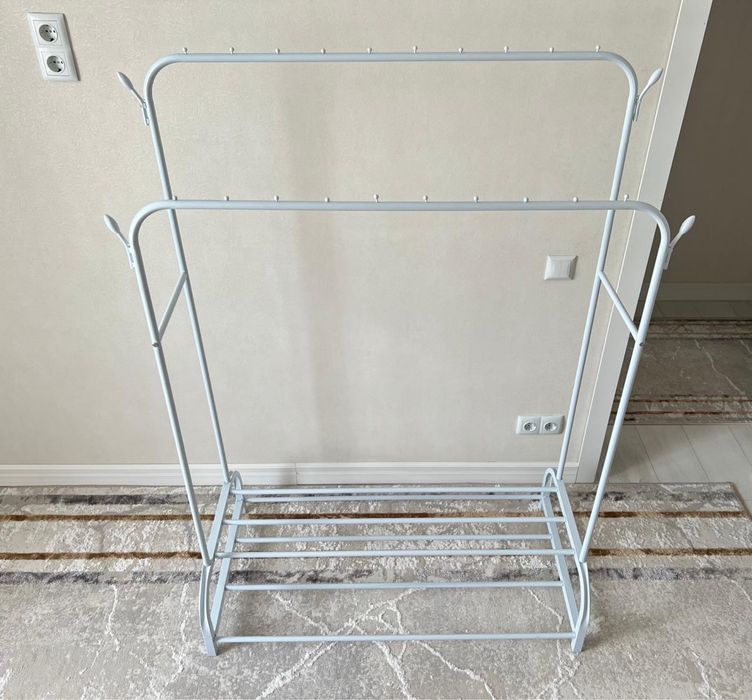 Вешалка напольная для одежды