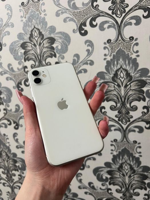 Айфон 11  память 64 состояние отличное