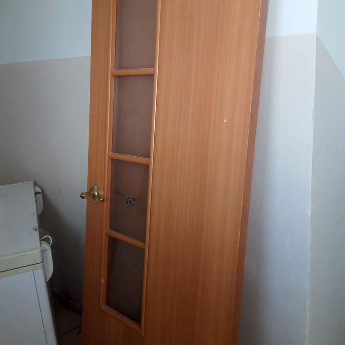Продам двери межкомнатные каждая по 1000