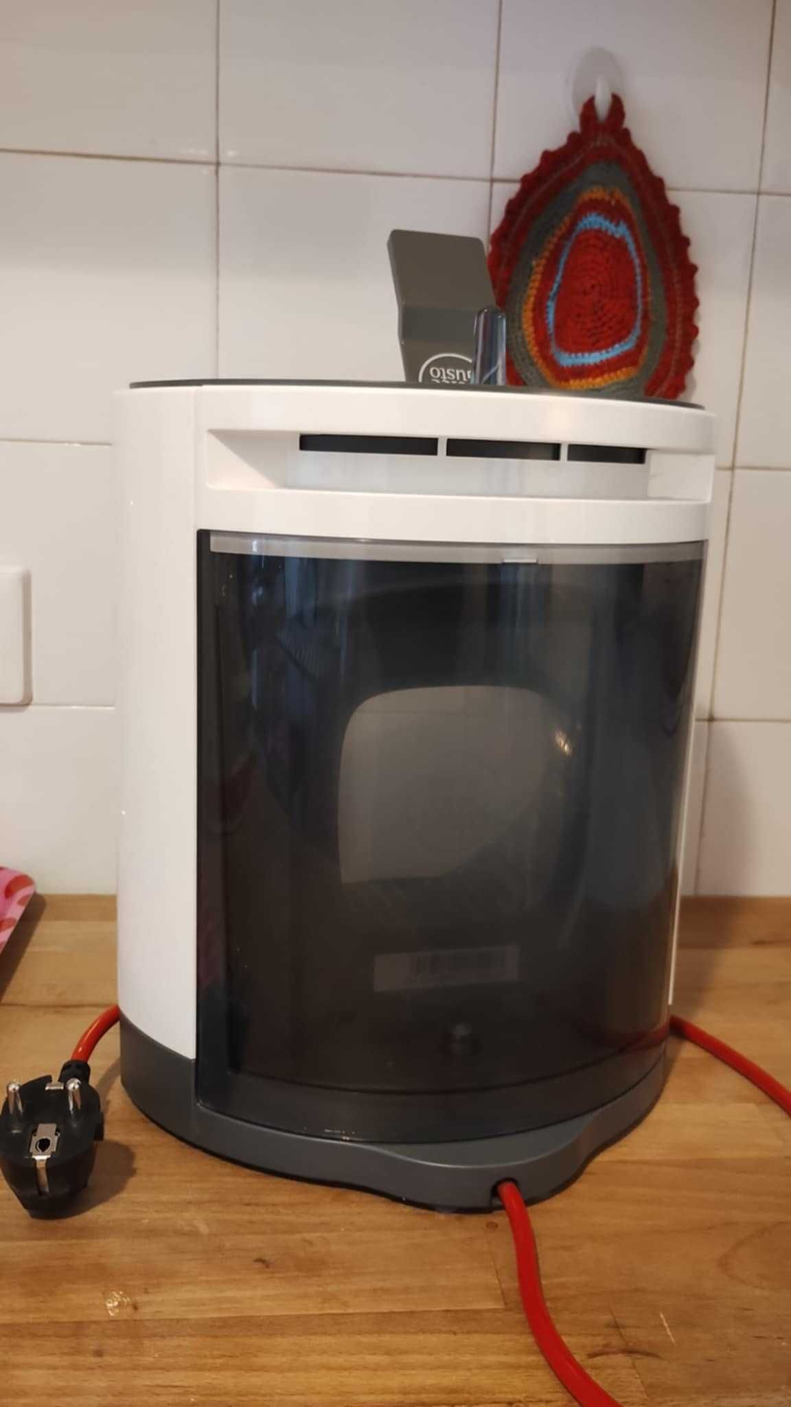 Кафе машина за капсули Dolce Gusto