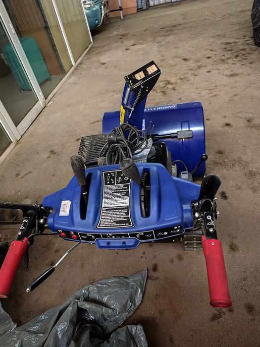 Бензинов снегорин GARDEN S-11 ET