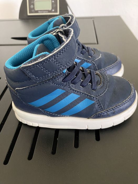 Детски обувки кецове Adidas оригинални, номер 22 на символична цена