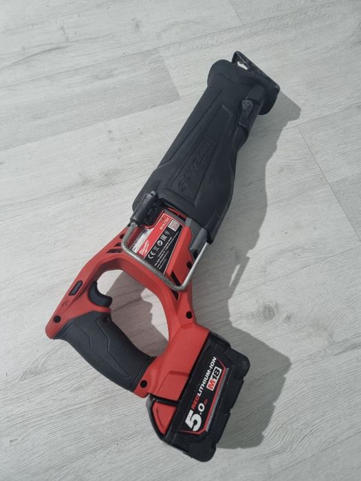 Fierastrau sabie Milwaukee M18 + acumulator 5.0 AH