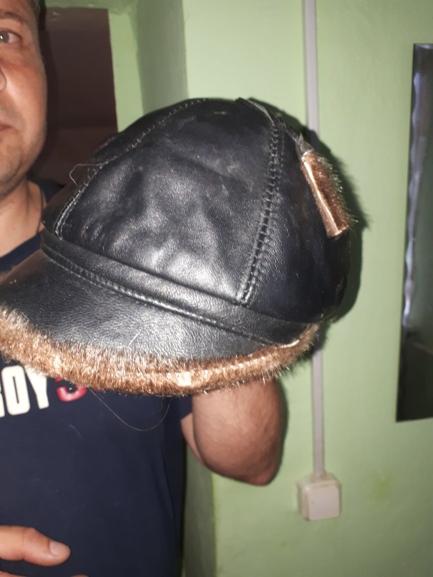 Срочно продам женскую кожаную кепку