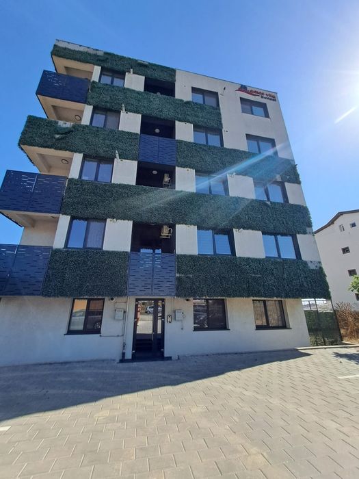 Închiriez apartament 3 camere
