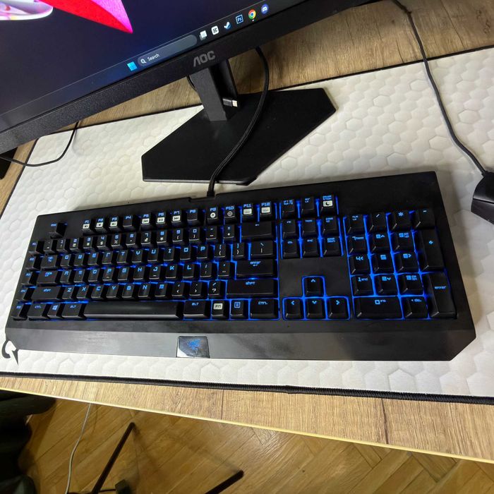 Tastatură Gaming Mecanică Razer BlackWidow Chroma V2 - Ca Nouă!