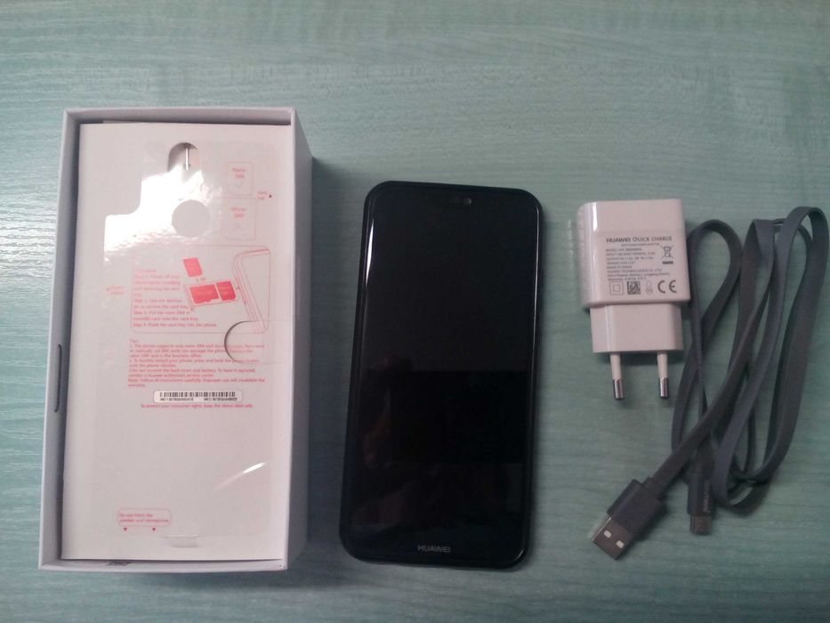 Телефон HUAWEI P20 lite