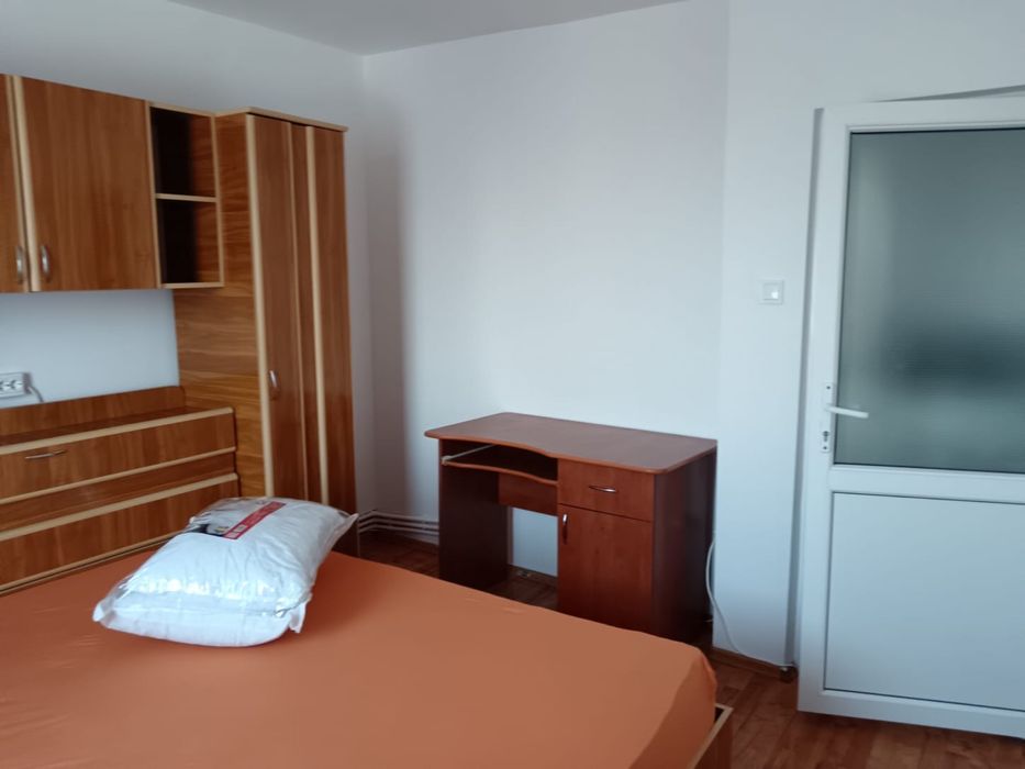 inchiriez ap 2 camere decomandat zona centrala 2000 lei negiciabil