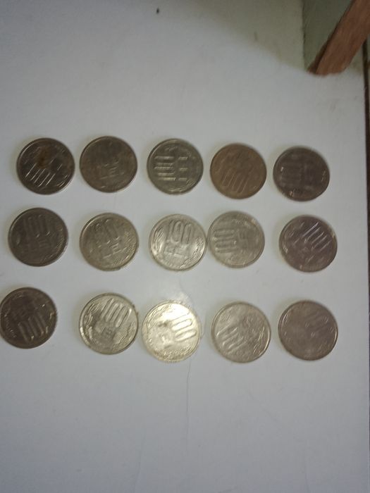 Vând  urgent 4 bancnote 2000 de lei și una de 1000 și 15 monede de 100