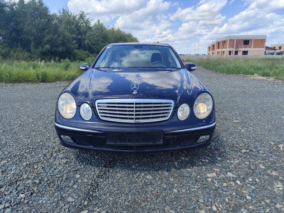 Mercedes E220 CDI. Diesel. Cutie viteze automată. An 2004.