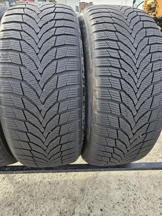 Vând 2 anvelope iarna 215/45/17 215/45r17 NEXEN