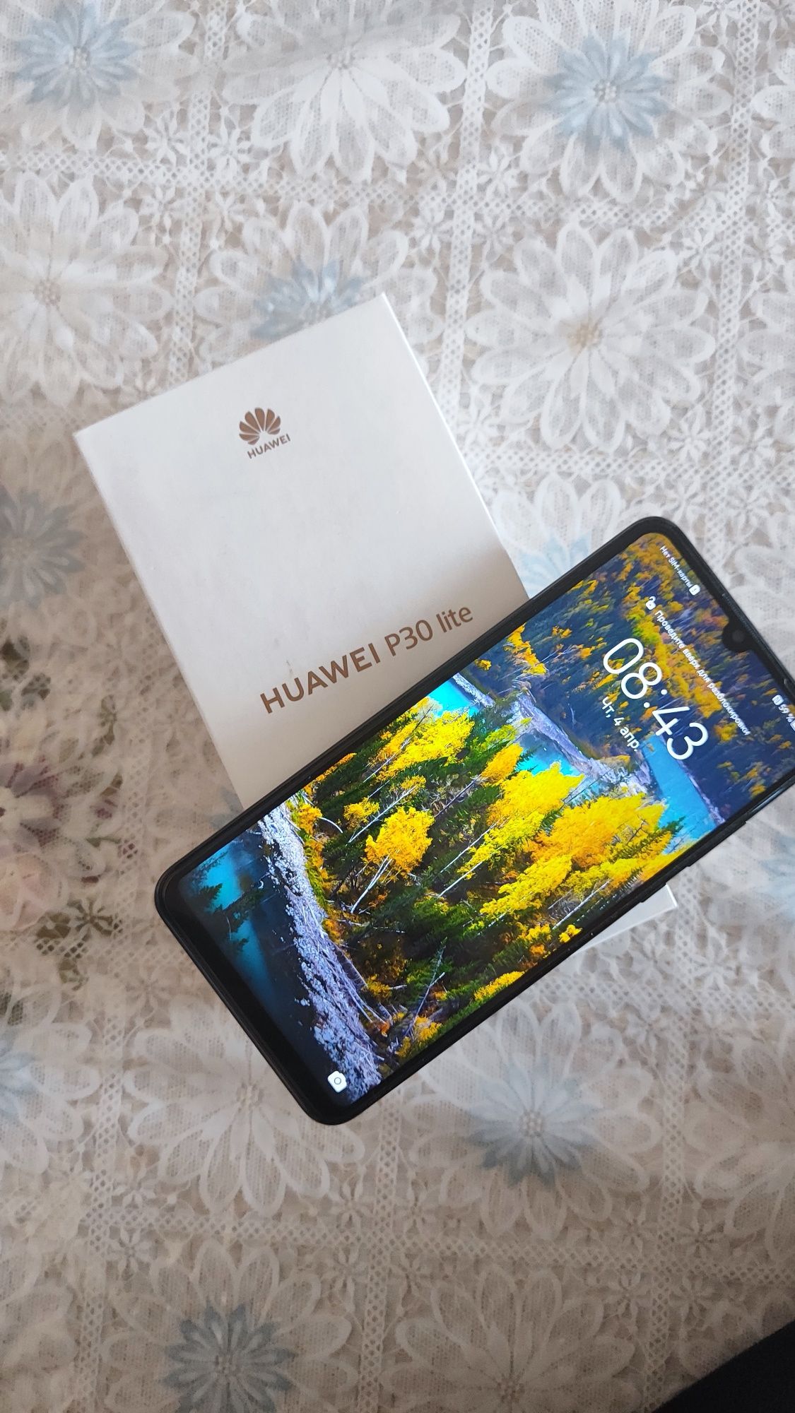 Huawei P30 lite va Huawei band 6