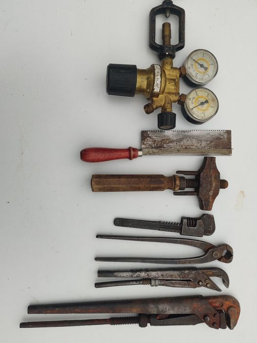 Стари ретро инструменти