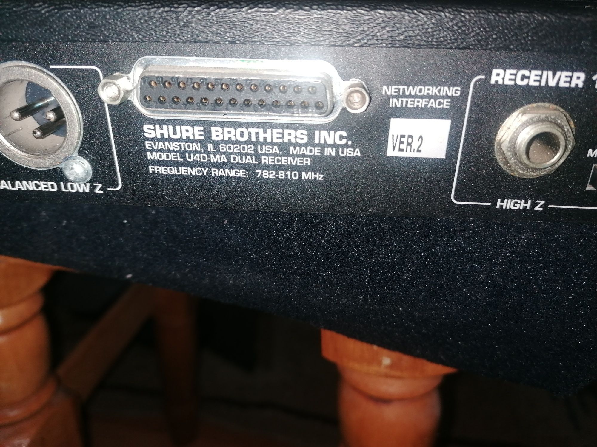 NEGOCIABIL. Set microfoane wireless shure u4d cu beta 87