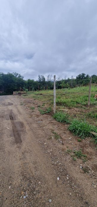 Vând teren in RATE  / Loc de casa / intravilan niscov. Apa și curent p