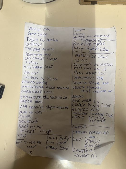 Scaune di lemn masiv