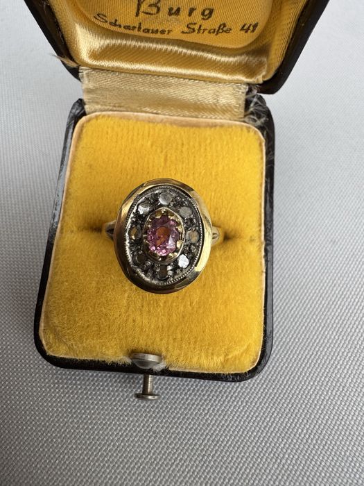 Inel aur, rubin si diamante montate in argint