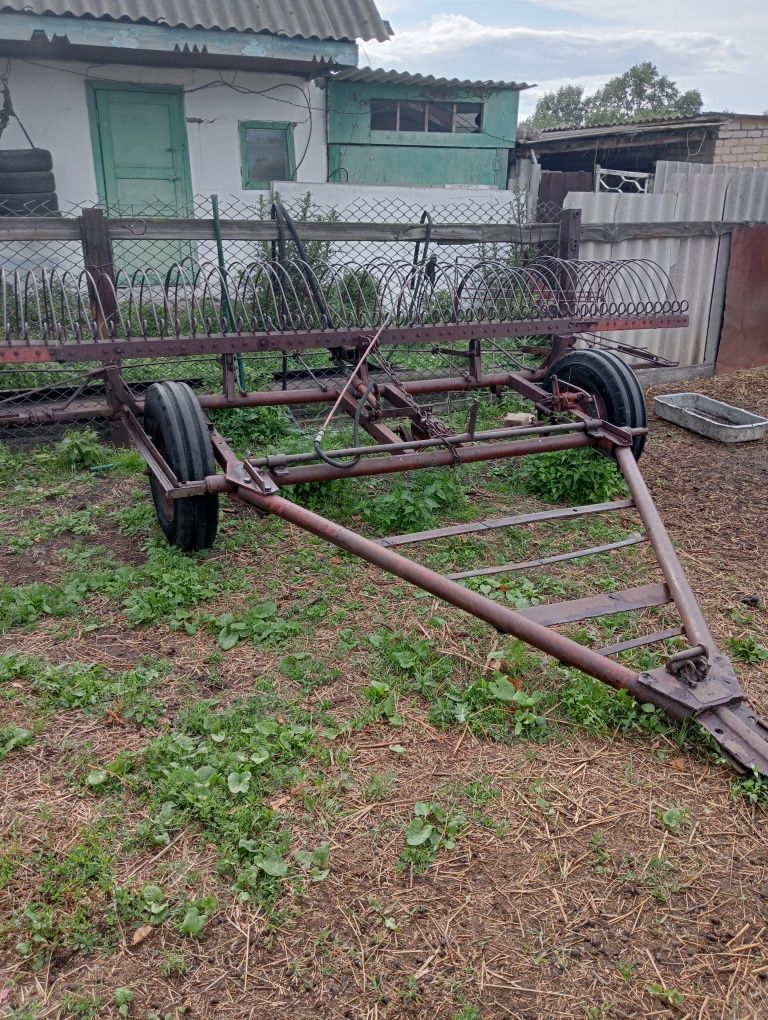 Полуфургон и гребка