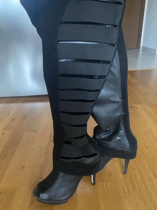 Чисто нови оригинални кожени, черни чизми на ток Asos