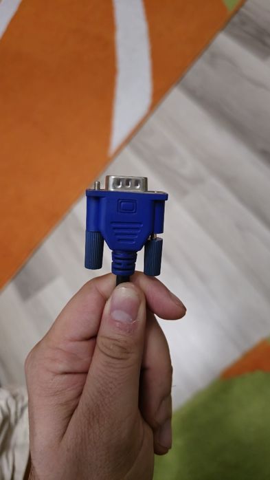 VGA кабел – 165 см (в отлично състояние)