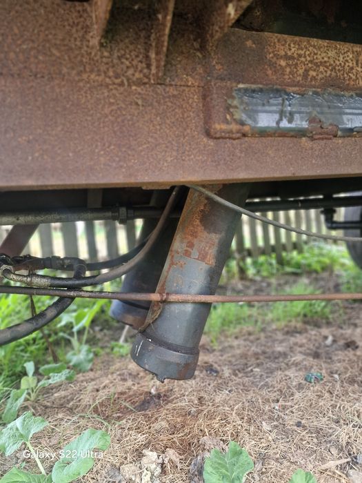 Vând remorca agricolă